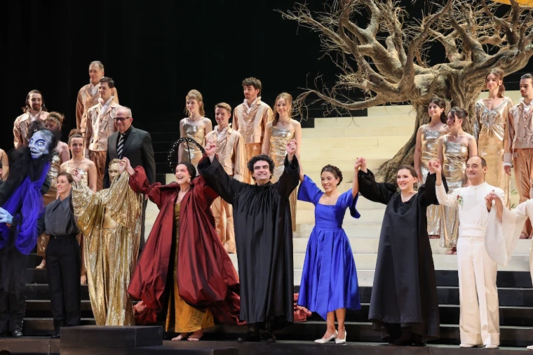The cast of L’Orfeo takes its curtain call at the Mozartwoche premiere (2025). Mozartwoche, Haus für Mozart, Salzburg, in the season calendar of The Mansa Court